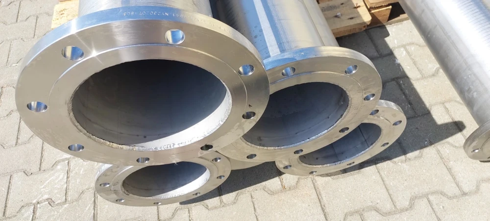 Filter pipes - cutting with 3D laser and welding of mounting flanges